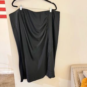 NWT A new day plus size woman’s rouge side dressy skirt